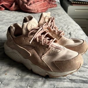 Rose Gold/light pink/blush pink Nike Air Huarache